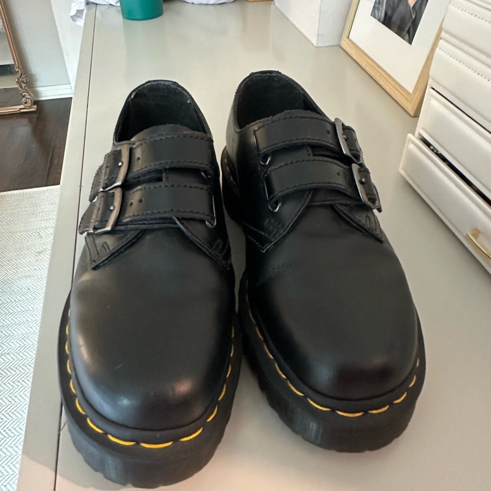 Dr. Martens medium platform with Buckles